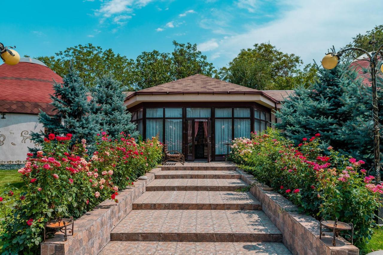 Gоlden Dragon Villa Hotel Bishkek Exterior foto
