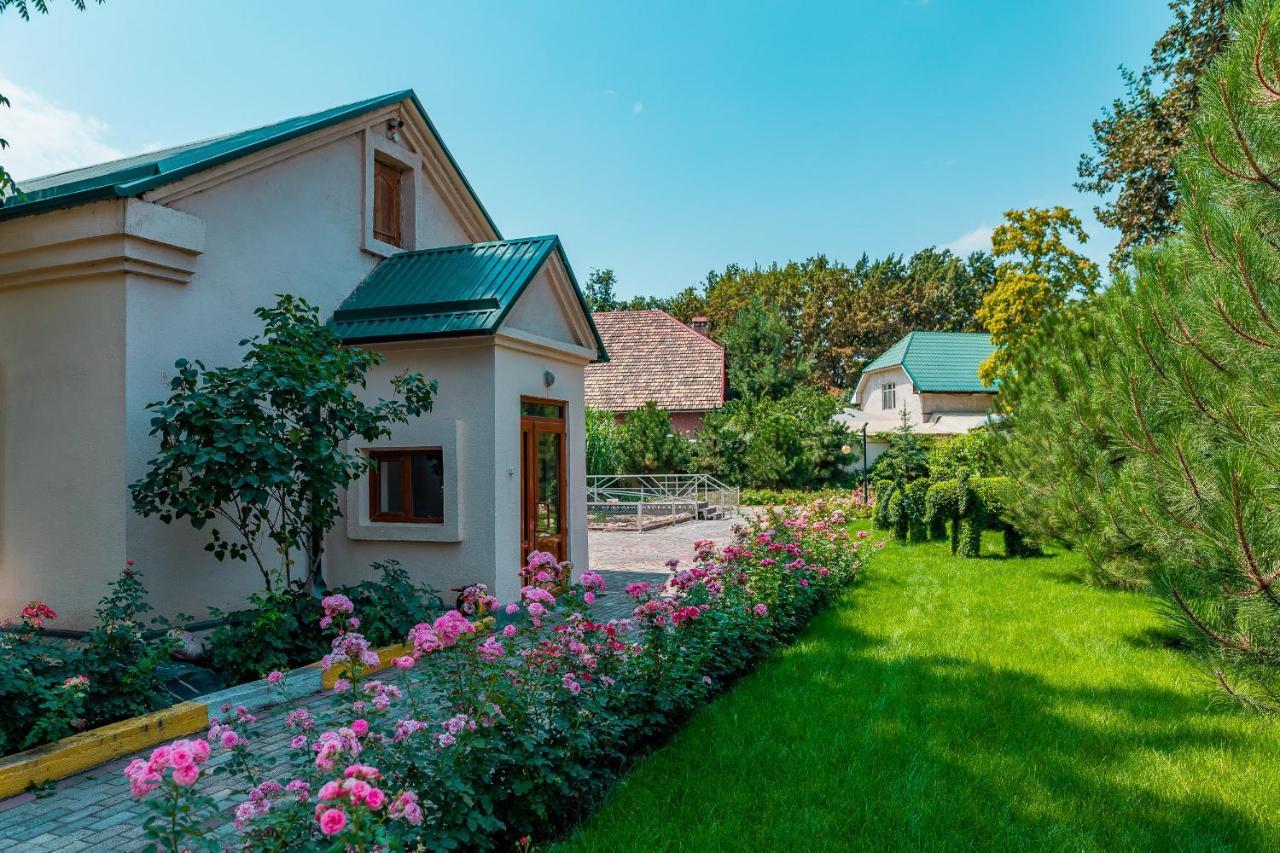 Gоlden Dragon Villa Hotel Bishkek Exterior foto